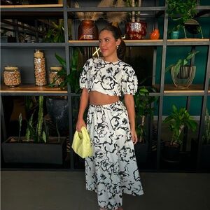 NEW a new day Black and White Puffed Crop Top Size S